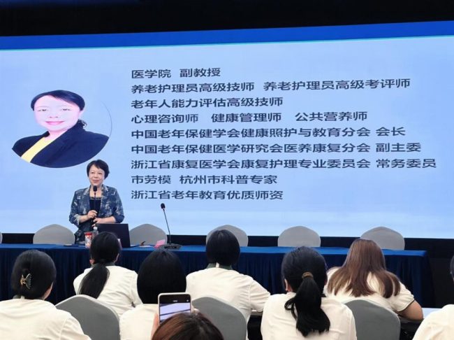 1755227877-99060bba9eb15c4