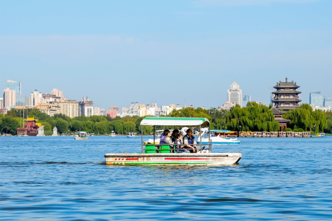 深度对话“千年泉城”，一瓶纯水乐与北方城市的情感链接