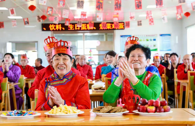 福寿绵长情暖夕阳 吐列毛杜区域性敬老院集体祝寿活动温馨举行