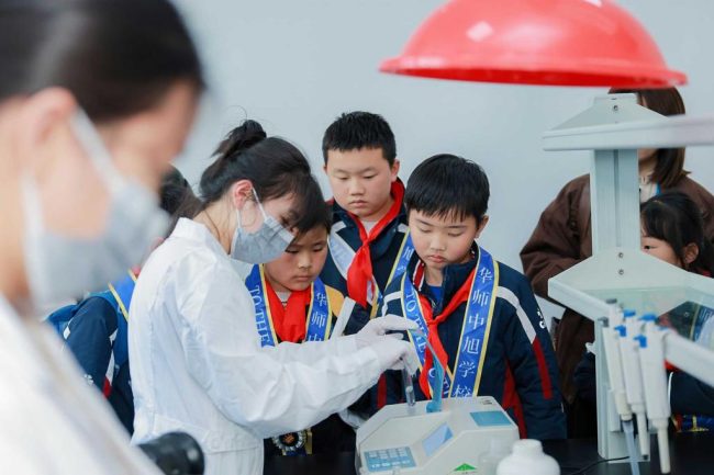 1774797998-5a0512fd7b4cc15